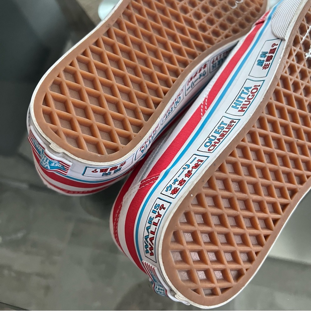 Vans & Where’s Waldo Collab Sneakers, Red & White in Size 7.5M - Picture 13 of 14